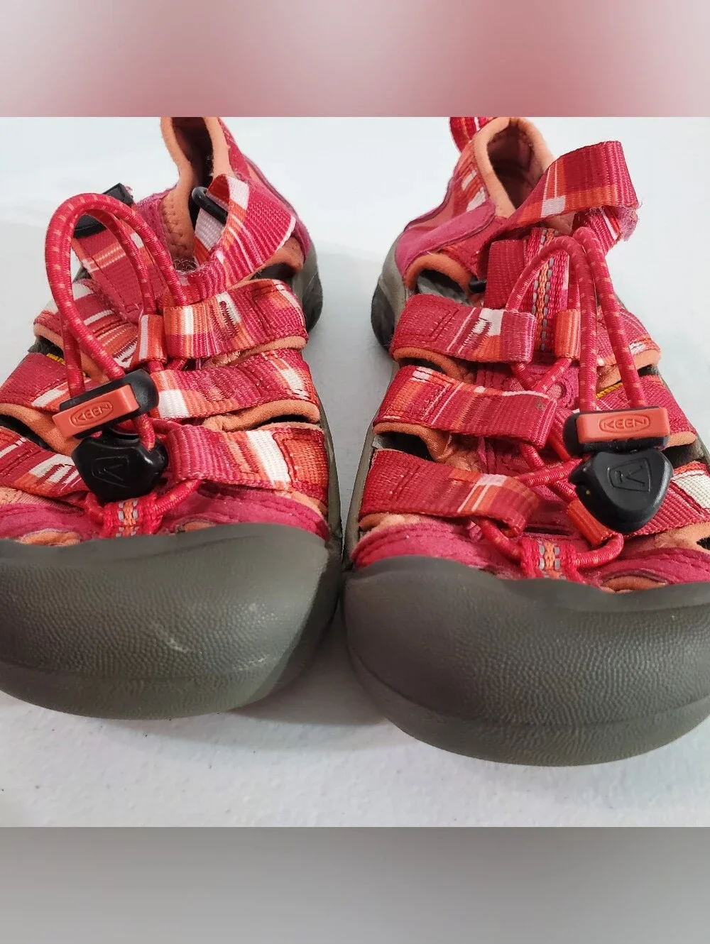 KEEN Kids US1 EU 33 Red Multi Sandal - Comfortable Closed-Toe Water Shoe